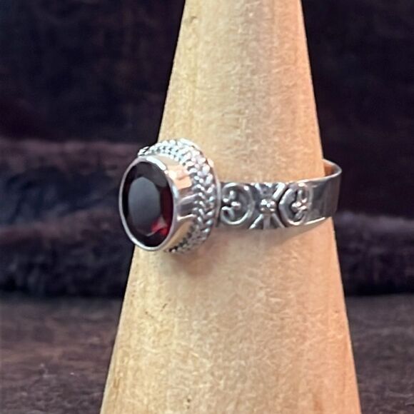 Mozambique Garnet Sterling Silver Ring 10 - Picture 4 of 12
